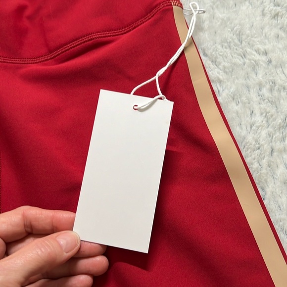 ⭐️NWT (118$) Johnny Was Calme endurance high waist leggings red stripe sz M #3 - Picture 5 of 8